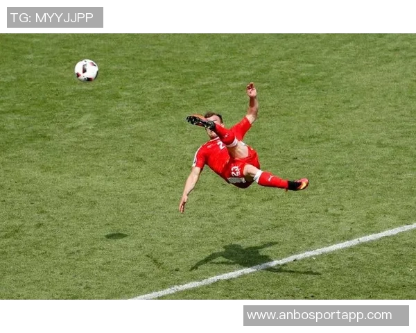 比朔夫首度为U21进球喜悦之情提升自信心展望未来表现