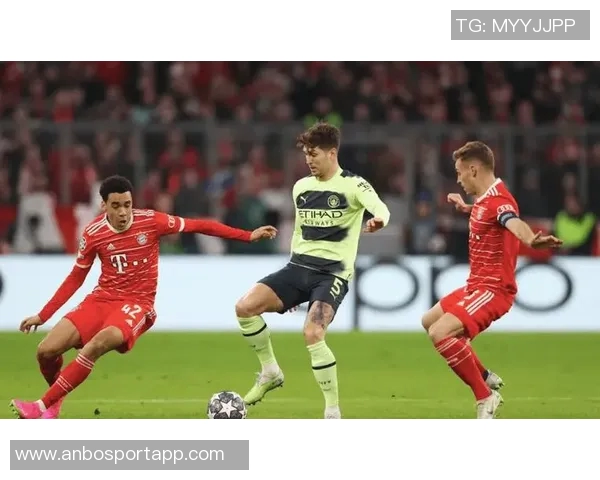 法媒报道曼联巴萨皇马争抢于帕拜仁仍在努力续约