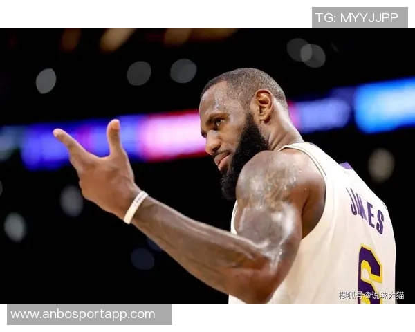 詹姆斯赛季首秀后身体状态良好期待恢复健康重返巅峰